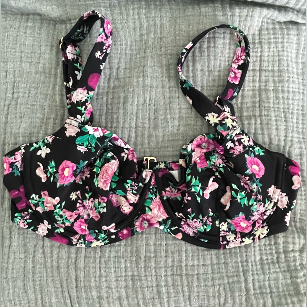 Victorias Secret Swim Top 36D